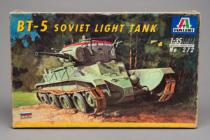 Italeri 272 BT-5 Soviet light tank 1:35 scale sealed model kit