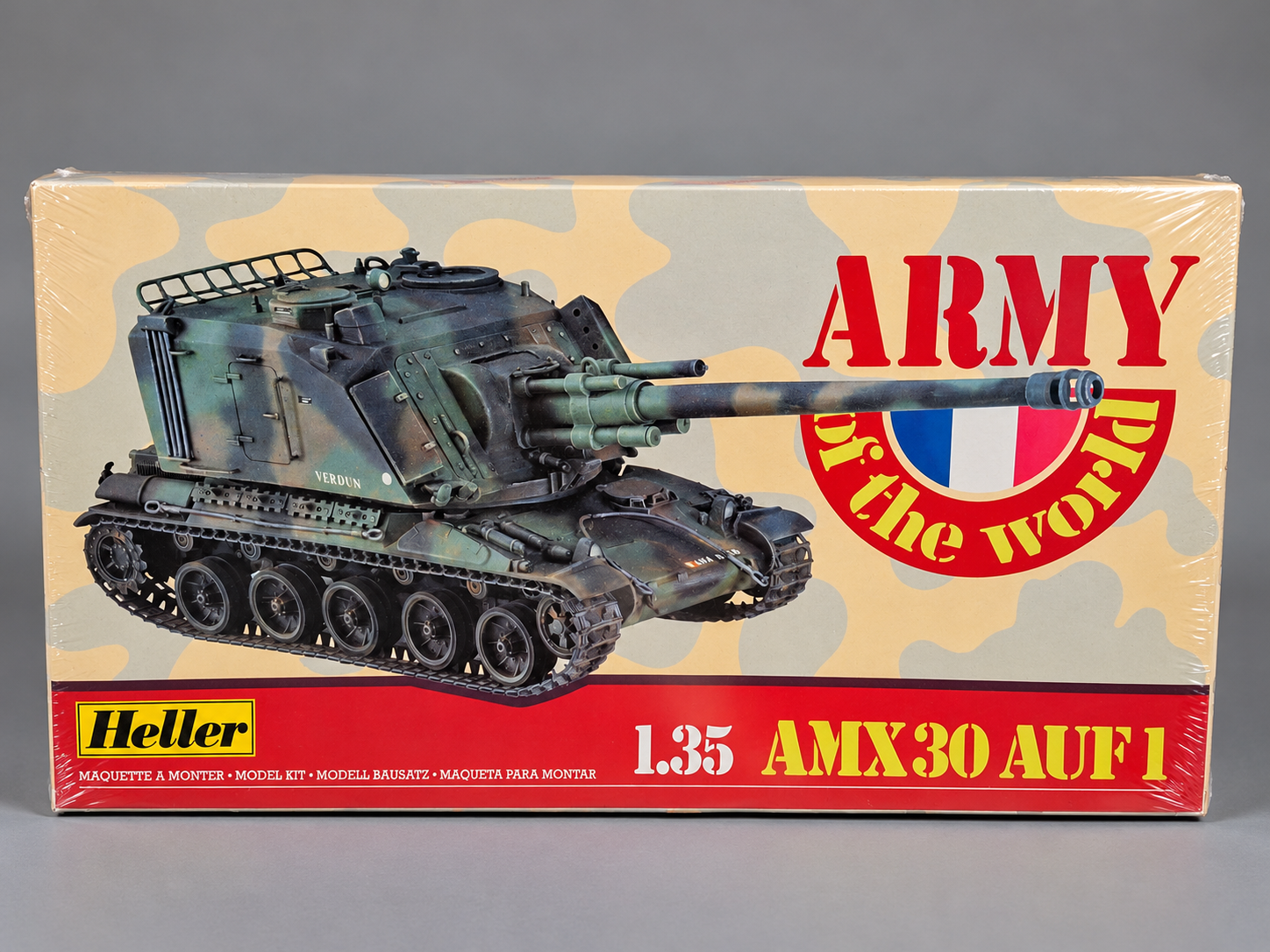Heller 81129 AMX-30 AUF1 self-propelled howitzer model kit in 1:35 scale, sealed box